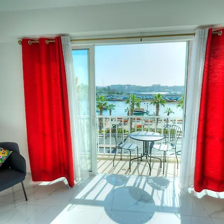 Spacious Seafront 2 Bedrooms With Hot Tub Gogzr-5 *