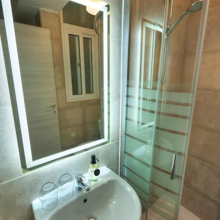 Spacious Seafront 2 Bedrooms With Hot Tub Gogzr-5 *