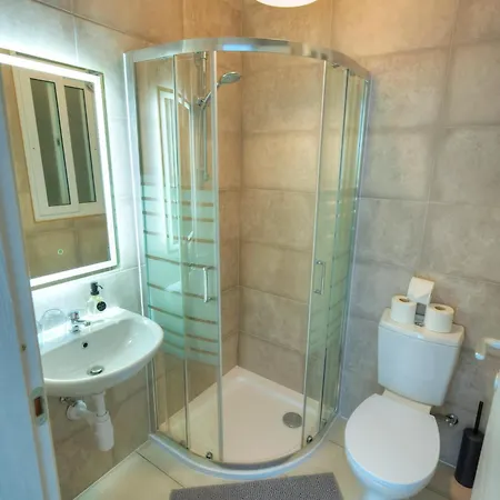아파트 Spacious Seafront 2 Bedrooms With Hot Tub Gogzr-5