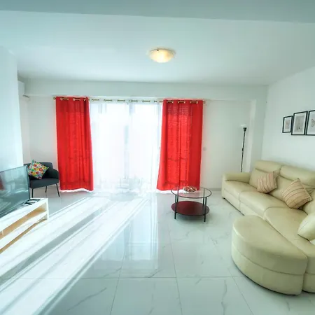 Spacious Seafront 2 Bedrooms With Hot Tub Gogzr-5 아파트 그지라