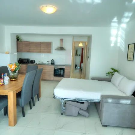 Spacious Seafront 2 Bedrooms With Hot Tub Gogzr-5 Apartment Gzira