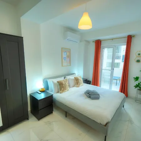 Apartment Spacious Seafront 2 Bedrooms With Hot Tub Gogzr-5